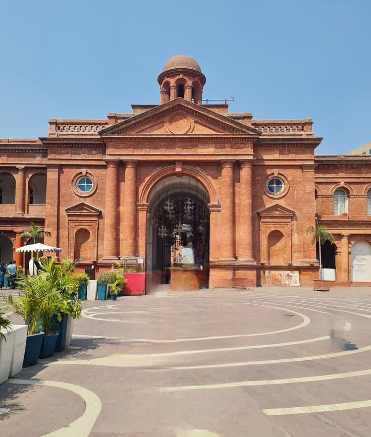Hall Bazaar